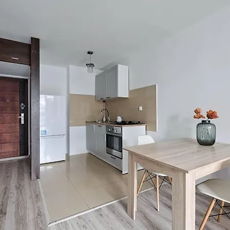 Urbannestgroup - City Center - Al Jana Pawla Apartament
